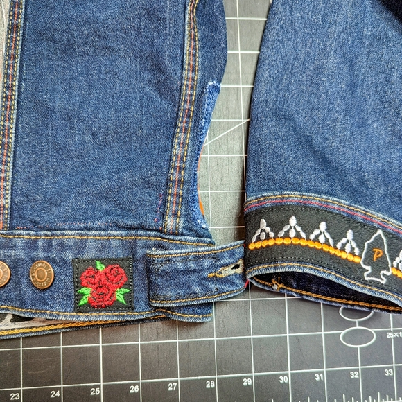 Indigenous Tribute Jacket 🧡 - Picture 8 of 17